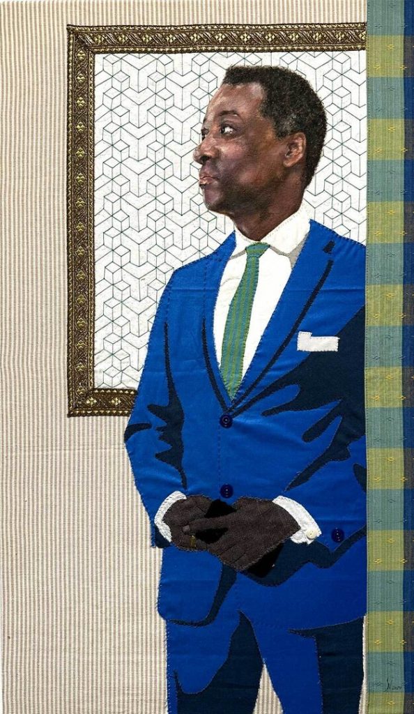 Ines Buff, Im Museum, Öl, Textilcollage aus gebrauchten Stoffen, 78x45cm, sign. inverso, dat. 2024