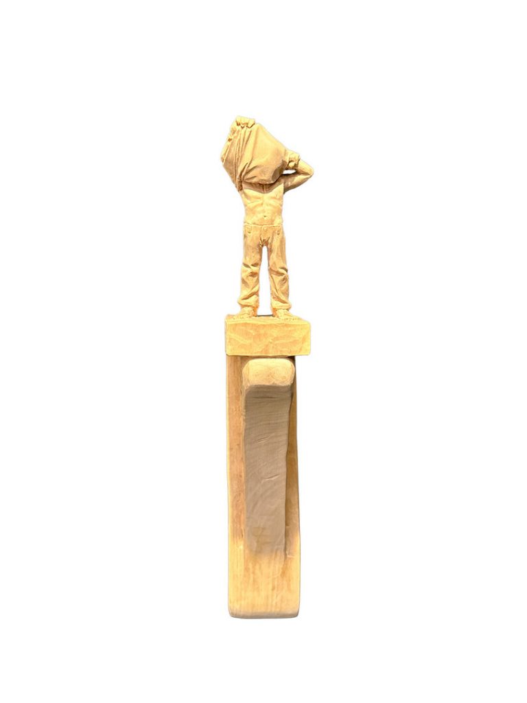 Phillip Liehr, Private Moment I, Wandskulptur aus Lindenholz, ca.40x13x6cm (H/T/B), monogrammiert inverso, dat. 2026