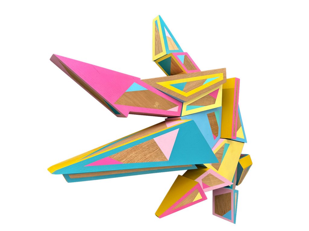 Gökhan Tuncyürek, Protect me, Wandkulptur Eichenholz/Sprühfarbe, 85x83x19cm (B/H/T), sign. inverso, dat. 2025