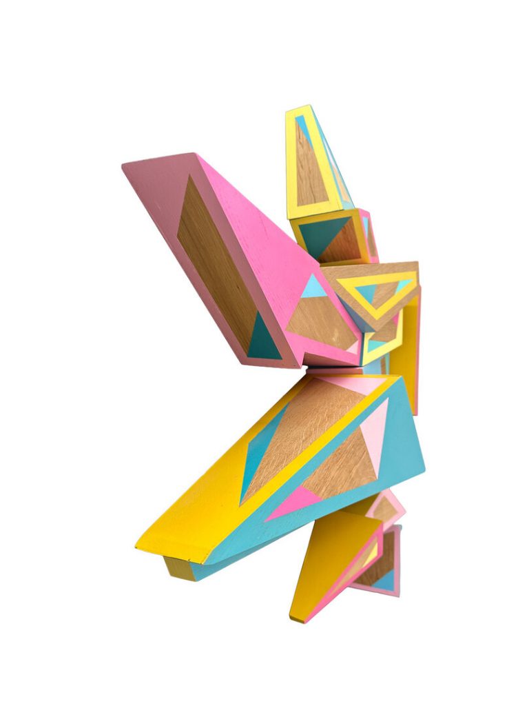 Gökhan Tuncyürek, Protect me, Wandkulptur Eichenholz/Sprühfarbe, 85x83x19cm (B/H/T), sign. inverso, dat. 2025